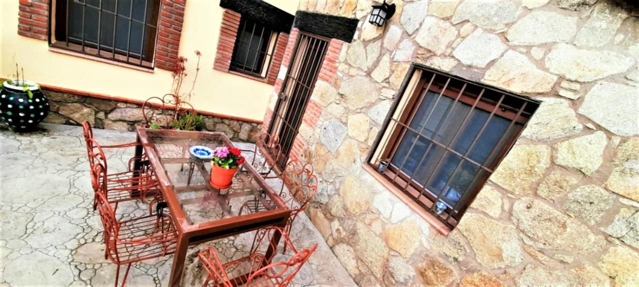 Apartamentos La Rosa Y El Pastor Guijo de Santa Bárbara Exterior foto